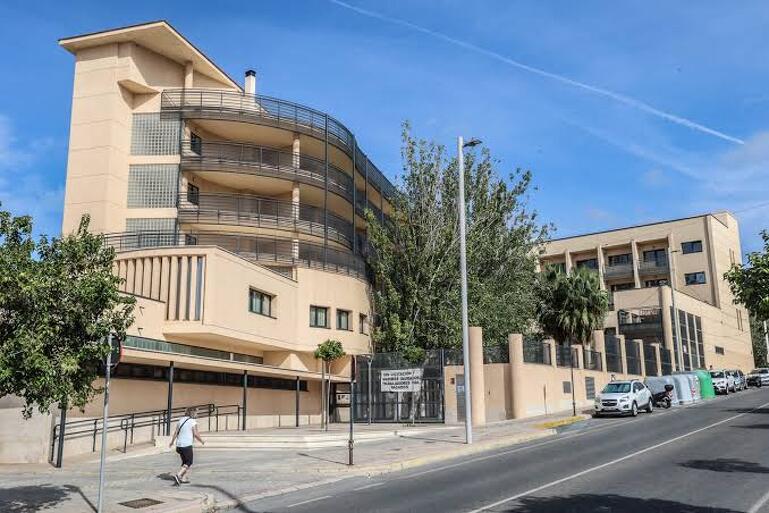 El PP defiende el que el nuevo contrato de El Catí “dignifica la atención a los mayores y acusa al PSOE de “abandonar durante años” la residencia