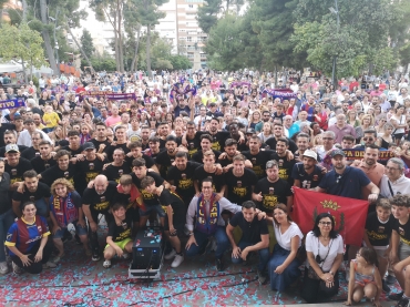 Alberto García, Manuela Soriano y Corporación Municipal junto al Deportivo Eldense