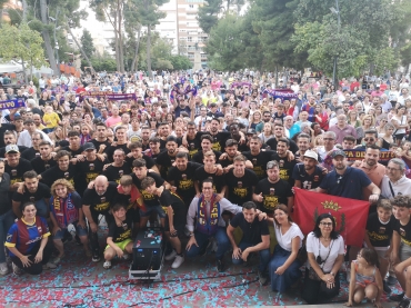 Alberto García, Manuela Soriano y Corporación Municipal junto al Deportivo Eldense